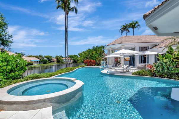 Exterior, Pool, Water