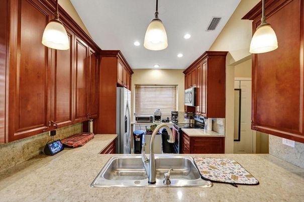Interior, Kitchen, Pendant Lights, Recessed Lighting, Washer