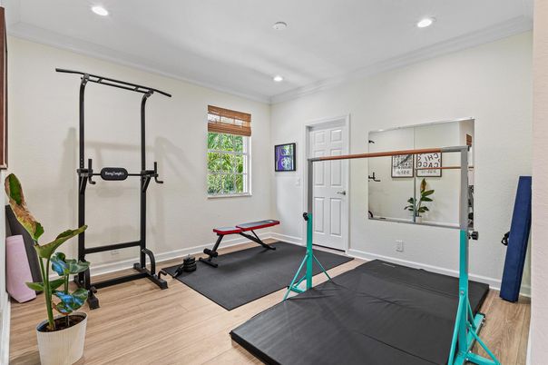 Fitness Equipment, Interior, Recessed Lighting, Wood Texture Flooring