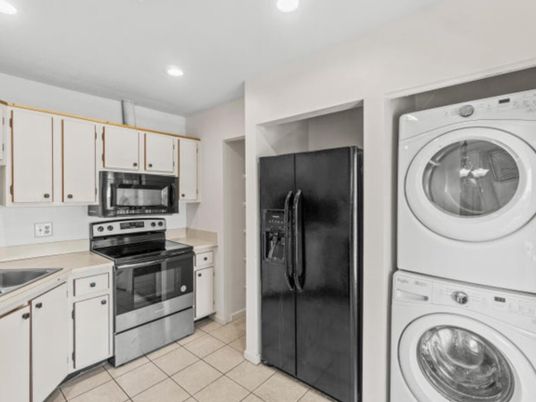 Interior, Kitchen, Recessed Lighting, Washer