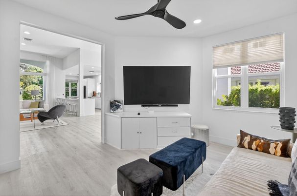 Interior, Recessed Lighting, Wood Texture Flooring
