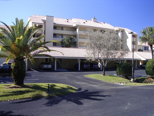 Exterior, Facade, Mediterranean