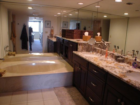 Bathroom, Dual Sink Vanities, Interior, Recessed Lighting