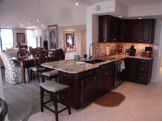 Dining room, Interior, Kitchen, Pendant Lights, Recessed Lighting, Stainless Steel Appliances