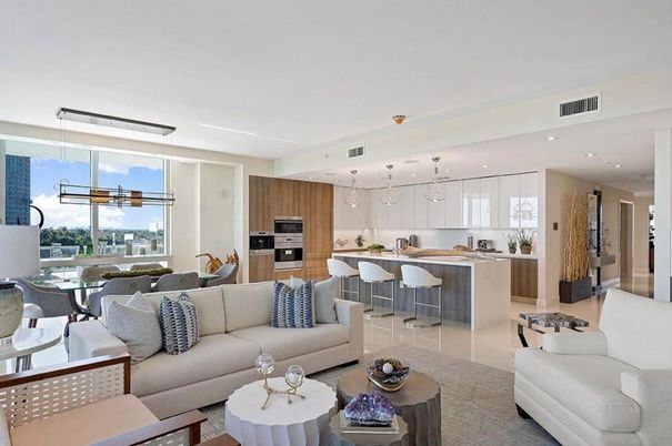 Dining room, Interior, Kitchen, Living room, Pendant Lights, Recessed Lighting, Stainless Steel Appliances