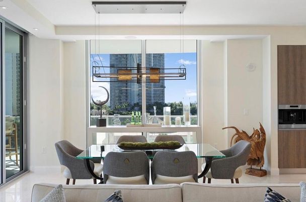 Dining room, Interior, Pendant Lights, Recessed Lighting