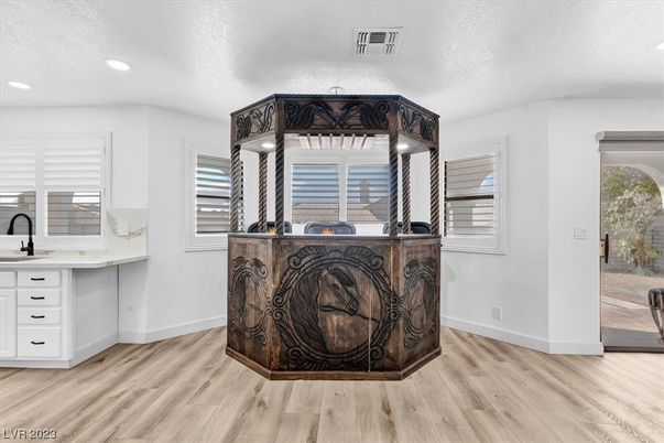 Interior, Recessed Lighting, Wood Texture Flooring