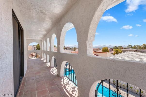 Exterior, Pool, Other
