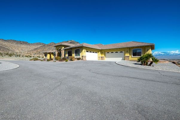 Attached, Backyard, Exterior, Facade, Ranch
