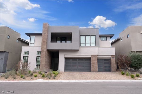 Attached, Exterior, Facade, Modern