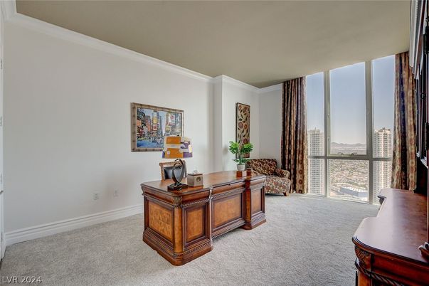 Home Office, Interior