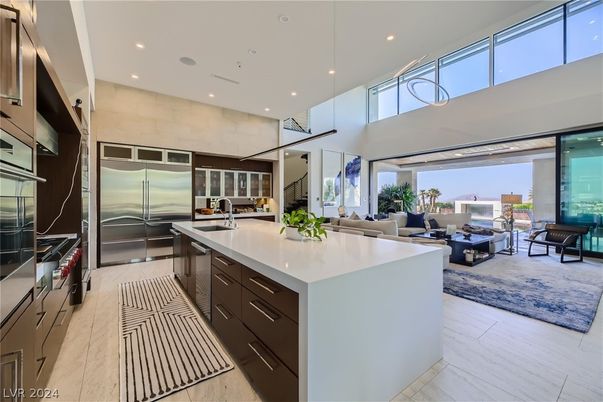 Interior, Kitchen, Living room, Pendant Lights, Recessed Lighting, Stainless Steel Appliances