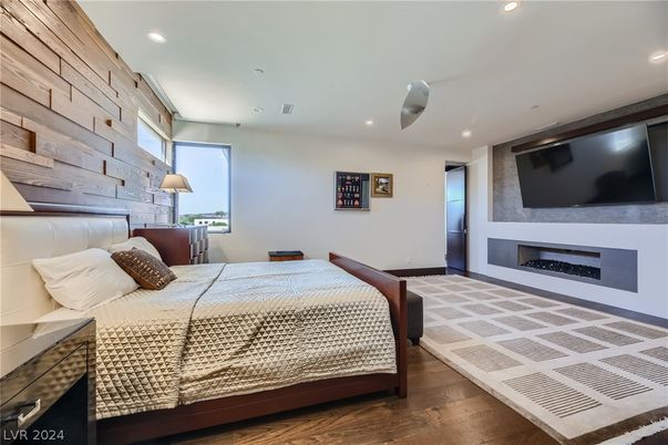 Bedroom, Fireplace, Interior, Recessed Lighting, Wood Texture Flooring