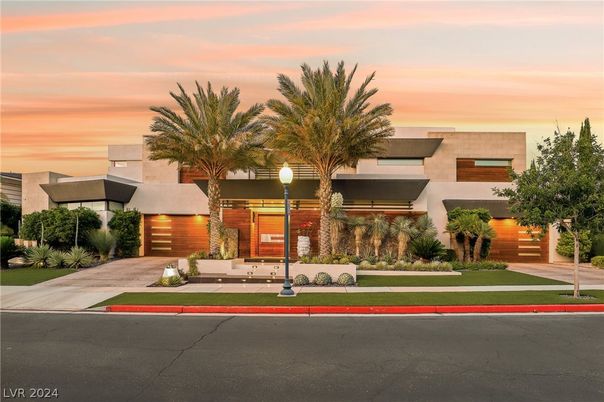 Attached, Exterior, Facade, Modern