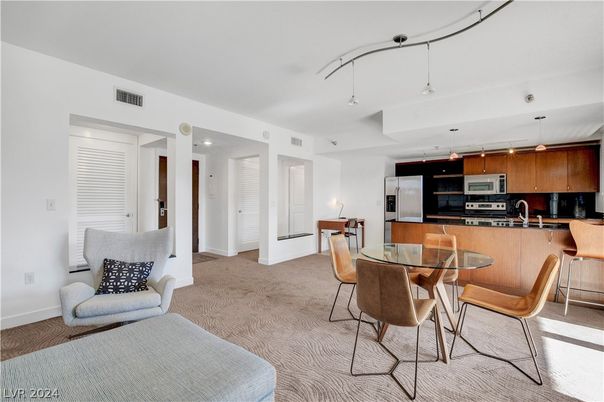 Dining room, Interior, Kitchen, Pendant Lights, Recessed Lighting, Stainless Steel Appliances