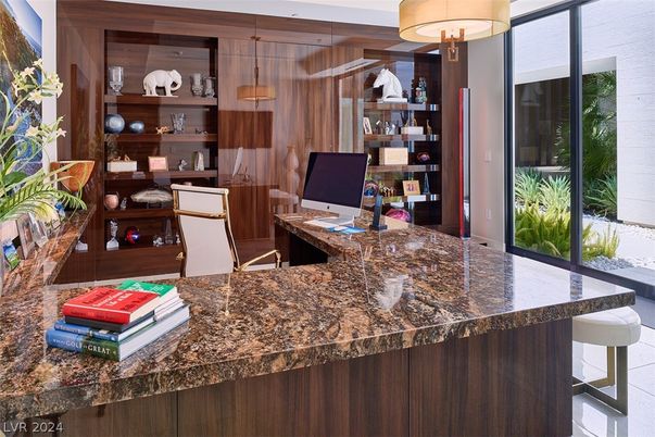 Home Office, Interior