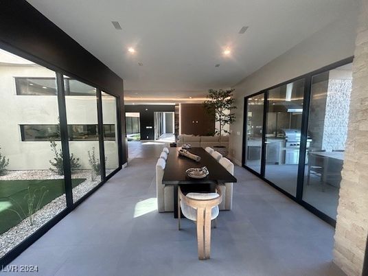 Dining room, Interior, Recessed Lighting