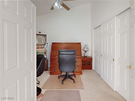 Home Office, Interior