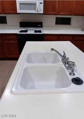 Interior, Kitchen, Tile Countertops