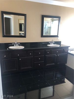 Bathroom, Dual Sink Vanities, Interior