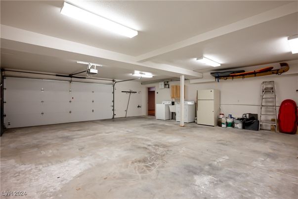 Garage, Interior, Washer