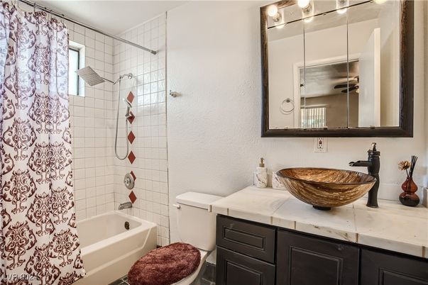Bathroom, Interior, Tile Countertops
