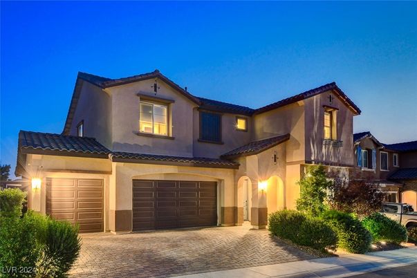 Attached, Exterior, Facade, Mediterranean