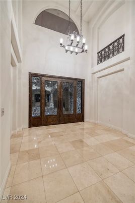 Chandelier, Interior