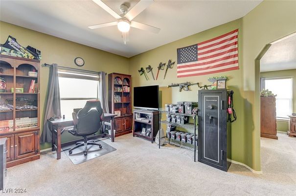 Home Office, Interior