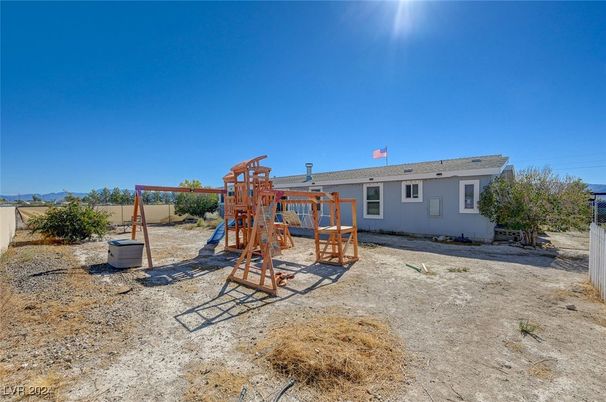 Backyard, Exterior, Playground