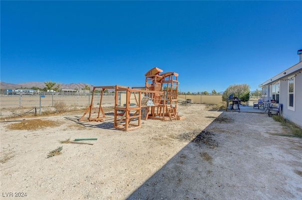Backyard, Exterior, Playground