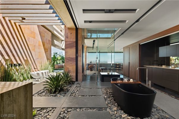 Bathroom, Free Standing Baths, Interior