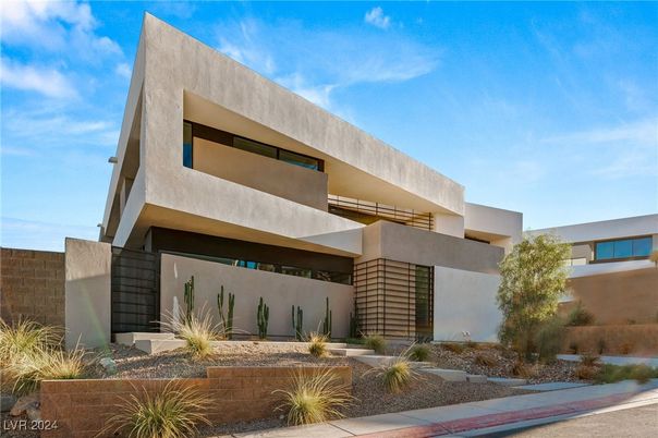 Attached, Exterior, Facade, Modern