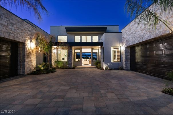 Attached, Exterior, Facade, Modern