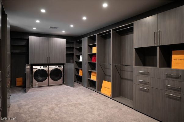 Interior, Recessed Lighting, Walk-in Closets, Washer
