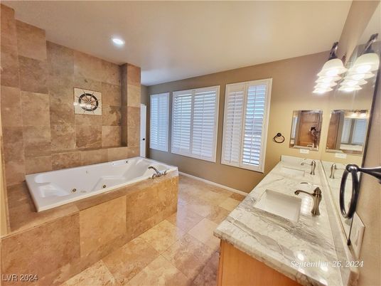 Bathroom, Dual Sink Vanities, Interior, Recessed Lighting