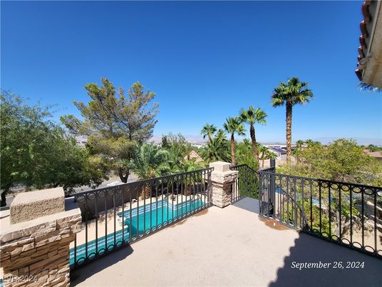 Exterior, Pool, Other