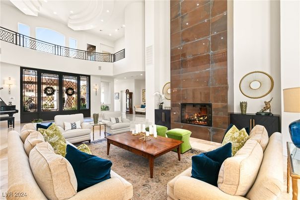 Fireplace, Interior, Living room, Piano, Recessed Lighting
