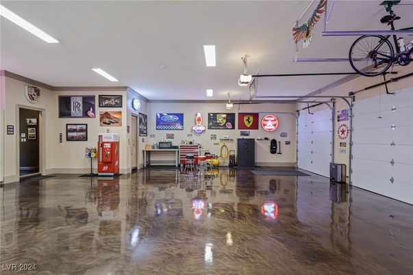Garage, Interior