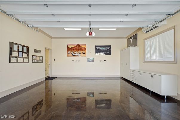 Garage, Interior