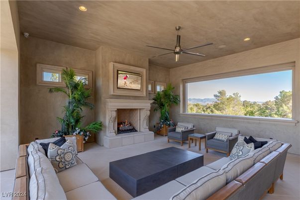 Fireplace, Interior, Living room, Recessed Lighting