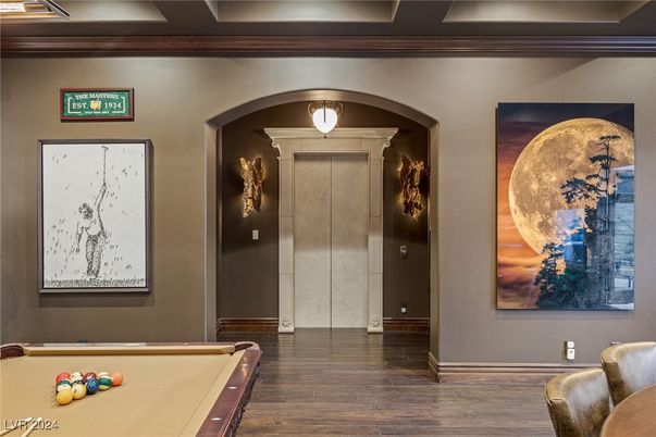 Billiard Table, Game Room, Interior, Wood Texture Flooring