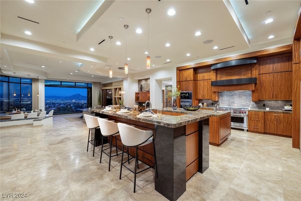 Interior, Kitchen, Living room, Pendant Lights, Recessed Lighting, Stainless Steel Appliances