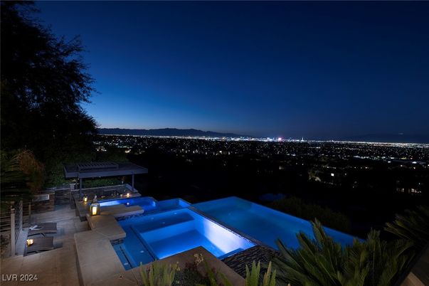 Exterior, Pool, Other