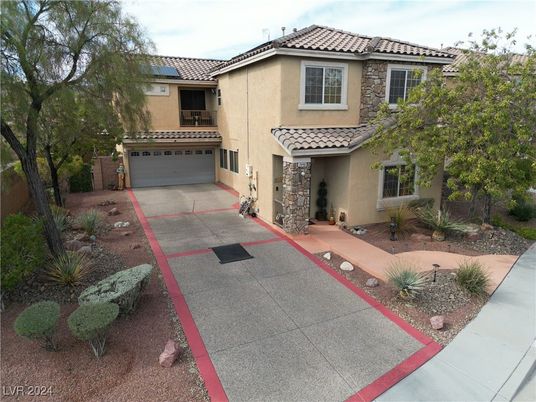 Attached, Exterior, Facade, Mediterranean