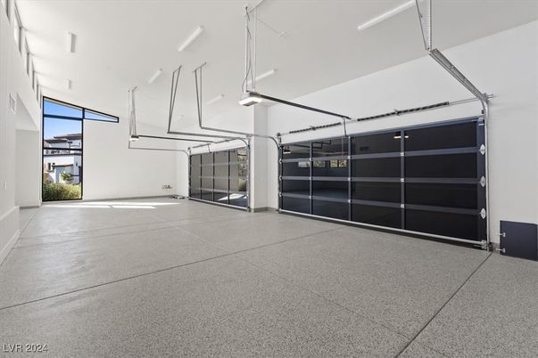Garage, Interior