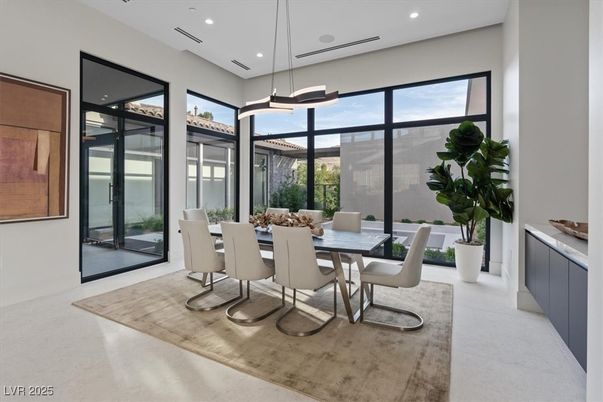 Dining room, Interior, Pendant Lights, Recessed Lighting