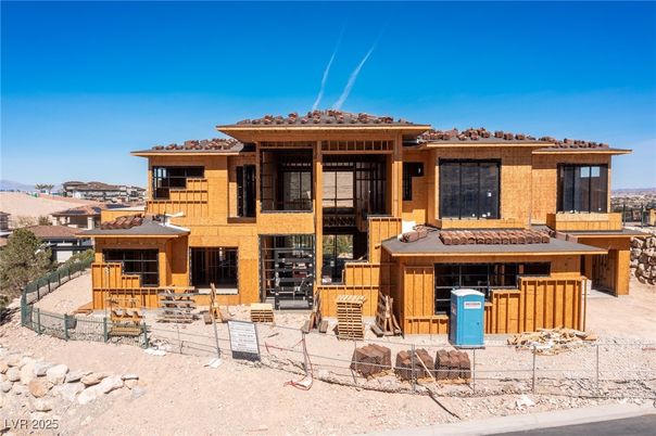 Exterior, Facade, Log Home
