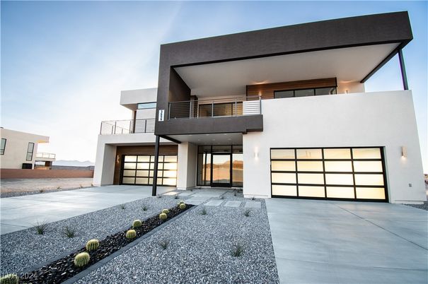 Attached, Exterior, Facade, Modern