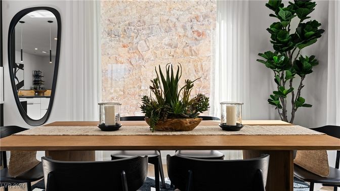 Dining room, Interior